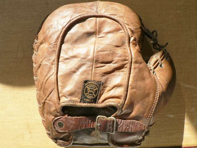 A.J. Reach Basemitt Back